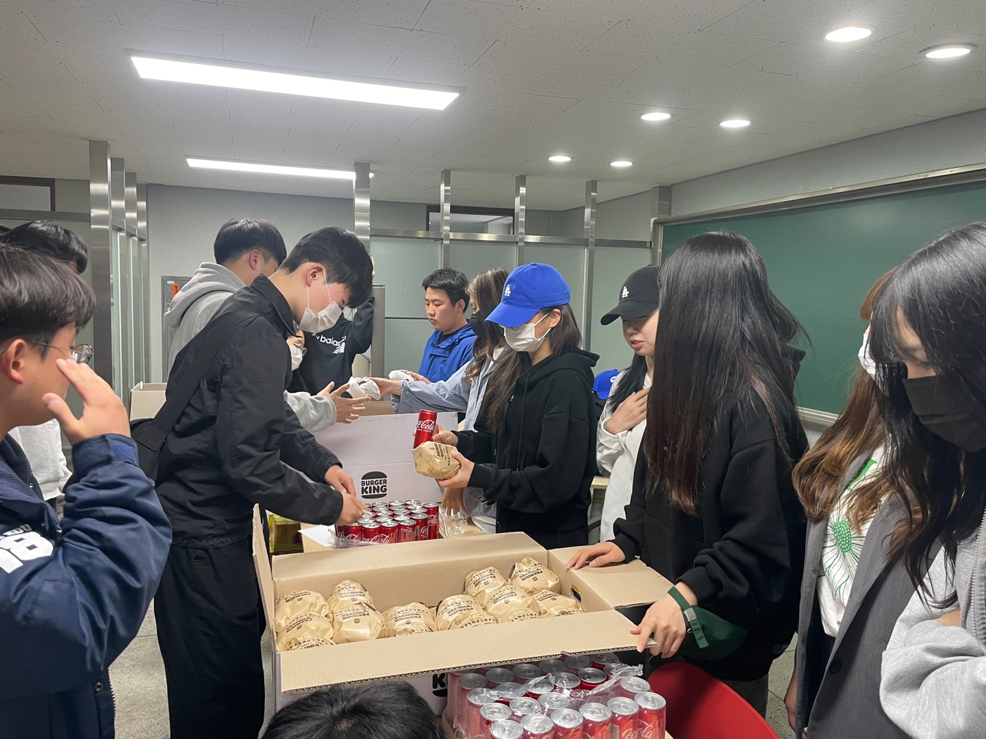 [2023학년도] 개강총회 및 중간고사 야식행사_2